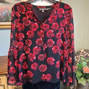 Karl Lagerfeld Paris Black Red Floral Roses Pearl Button Front Blouse